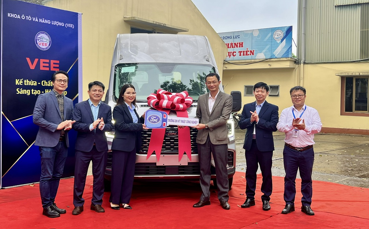 TRƯỜNG ĐẠI HỌC KỸ THUẬT CÔNG NGHIỆP (TNUT) ĐƯỢC TÀI TRỢ XE  FORD TRANSIT 2024 CỦA CÔNG TY TNHH FORD VIỆT NAM