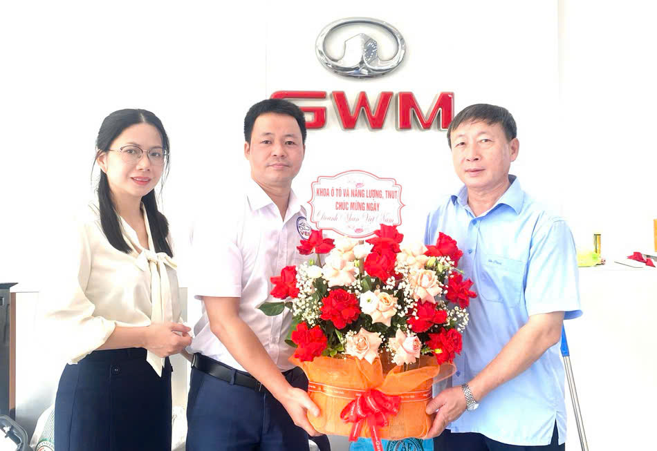 Khoa Ô tô và Năng lượng Thăm Và Động Viên Các Doanh Nghiệp Ô tô Trên Địa Bàn Tỉnh Thái Nguyên Nhân Ngày Doanh Nhân Việt Nam 13/10
