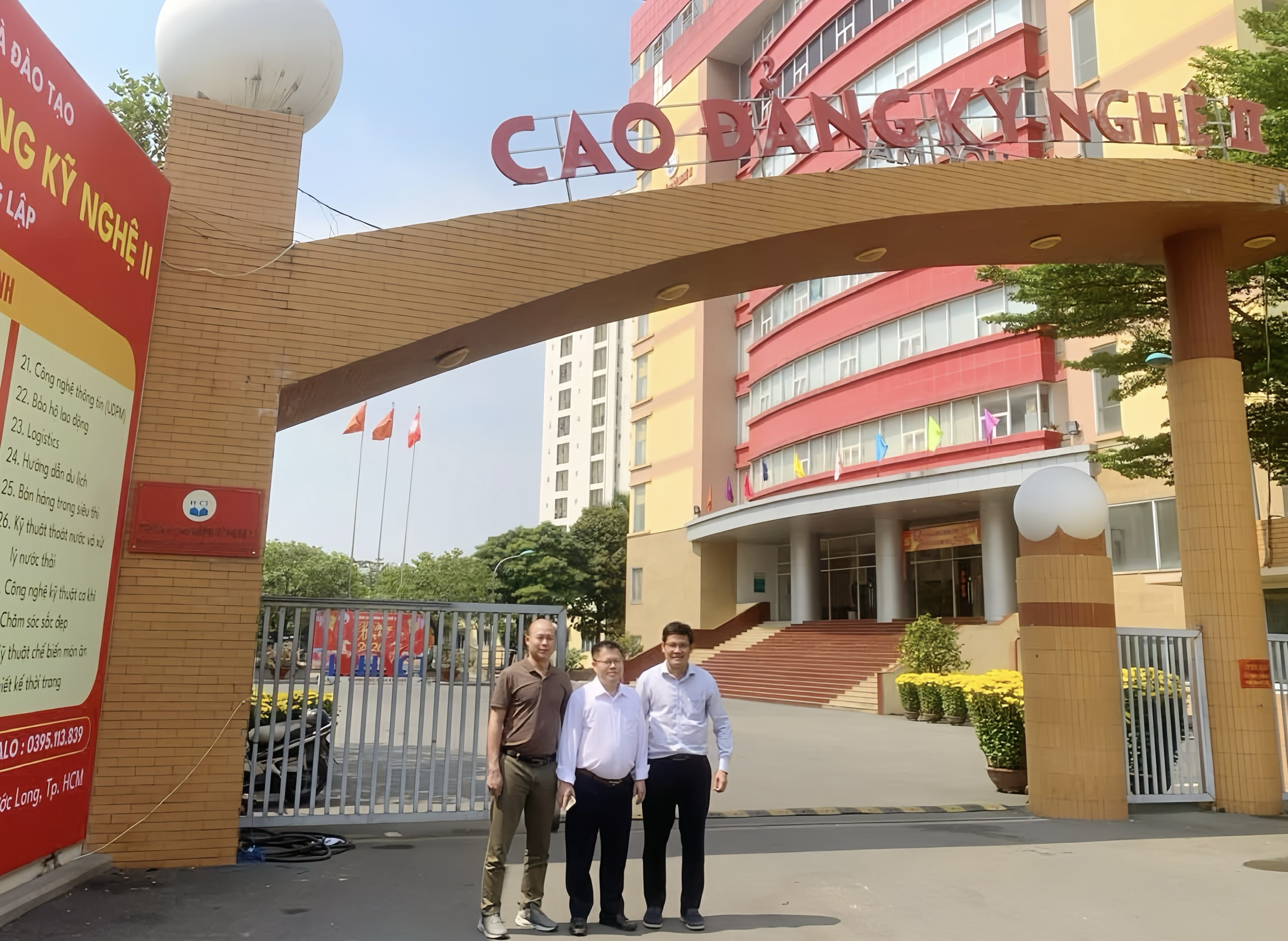 Đoàn Công Tác Khoa Ô tô và Năng lượng, TNUT Thăm Và Làm Việc Tại Trường Cao đẳng Kỹ nghệ II (TP. Hồ Chí Minh)