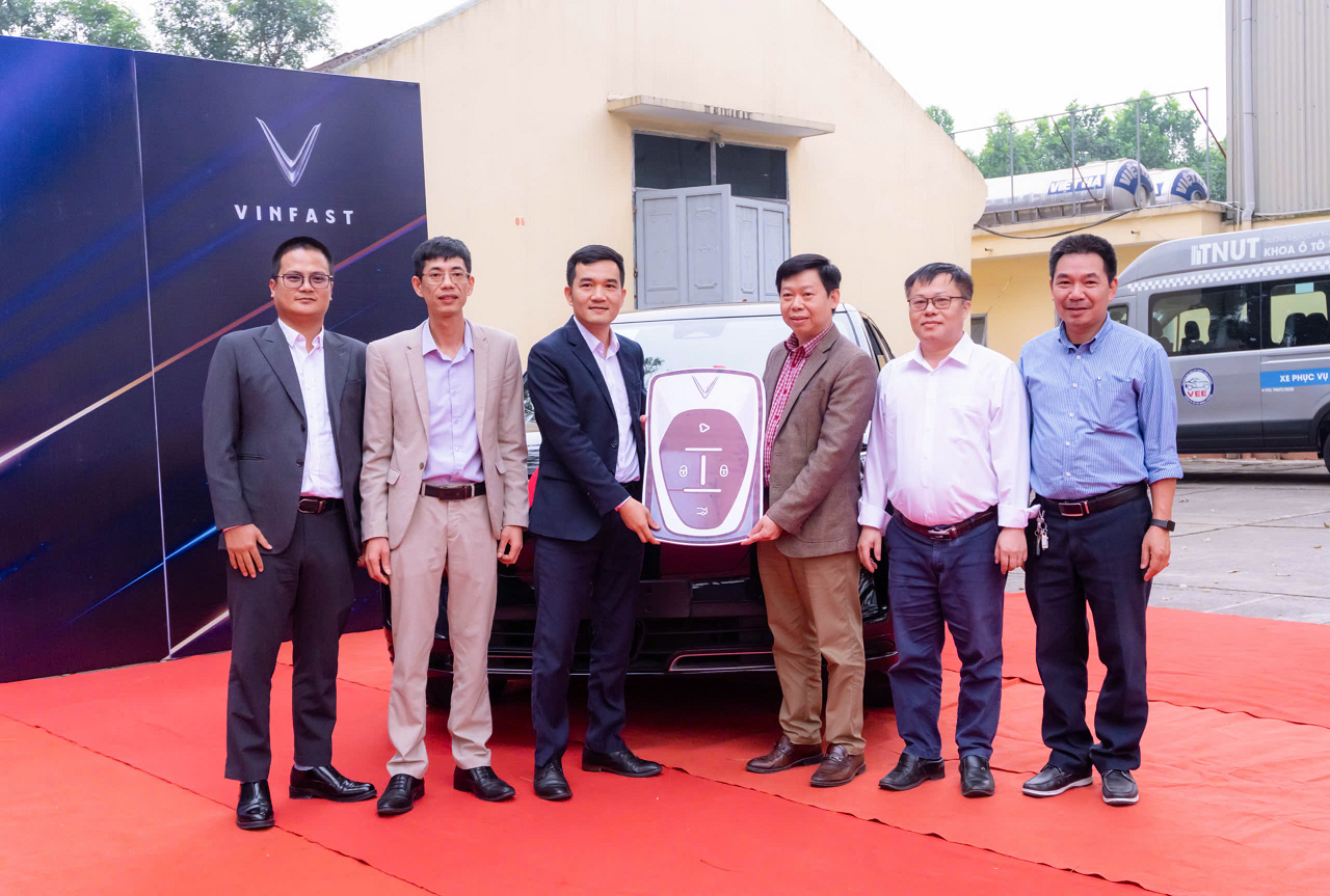 Trường Đại học Kỹ thuật Công nghiệp (TNUT) Được Trao Tặng Xe VF9 Phục Vụ Đào Tạo Và Nghiên Cứu Bởi Công Ty Cổ Phần Sản Xuất Và Kinh Doanh VinFast